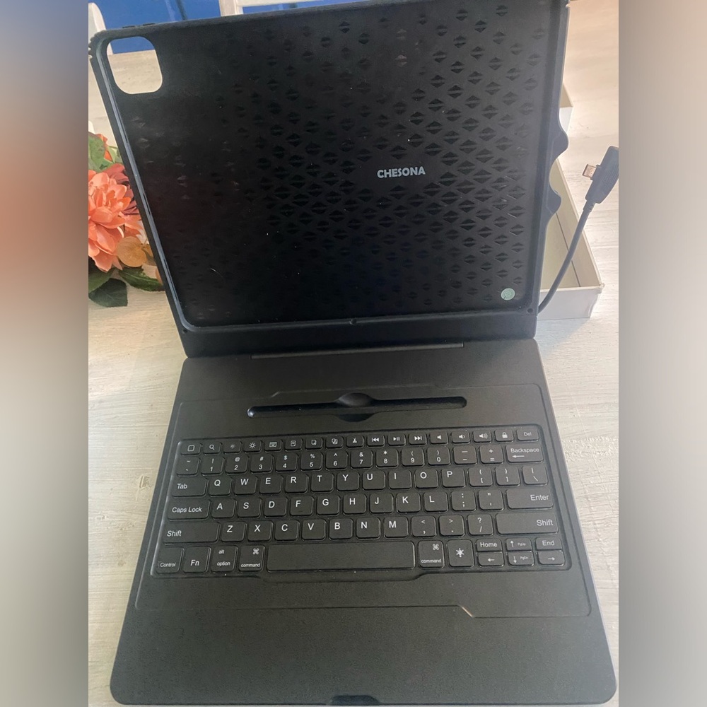 Multi Functional Keyboard Case for IPad Pro 12.9 - Picture 2 of 13
